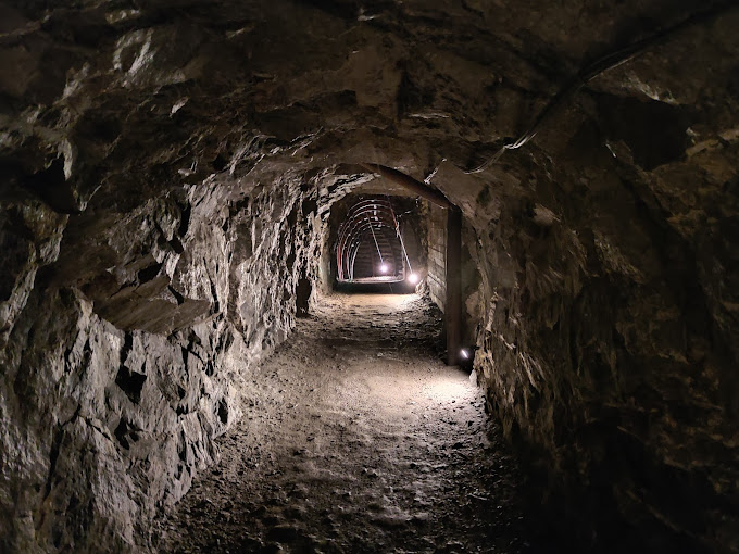 Zwiedzanie sztolni w dawnej kopalni uranu w Kowarach – bilety online i podziemna trasa turystyczna
